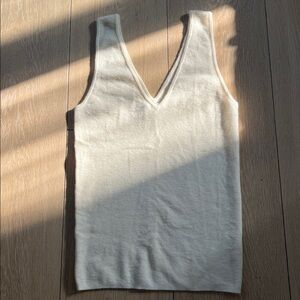 NEW NakedCashmere V-Neck Top Cream Tank Blouse 100% Cashmere Quiet Luxury S XS